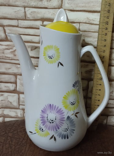 Кофейник, Рижская фарфоровая фабрика Эссена (Рижская фарф.фабрика,бывш. Эссена), 1953-1963 гг