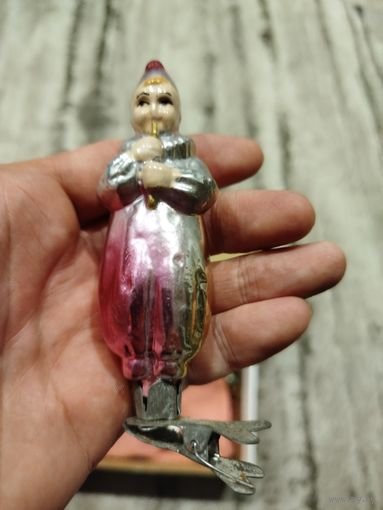 Ёлочная игрушка клоун с флейтой 60е года,хороший сохран,с рубля