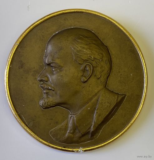 Настенный барельеф Ленин