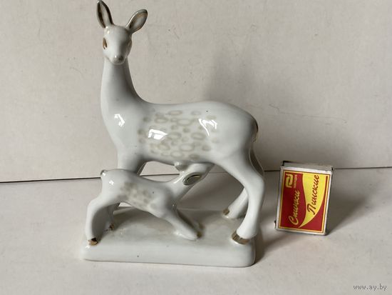 Новогодняя распродажа !Статуэтка. ОЛЕНИХА с ОЛЕНЁНКОМ. ЗХК