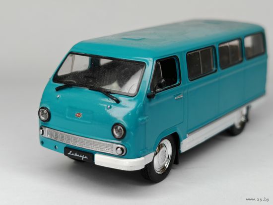 Модель Советского автопрома РАФ-977. DeAGOSTINI. С рубля