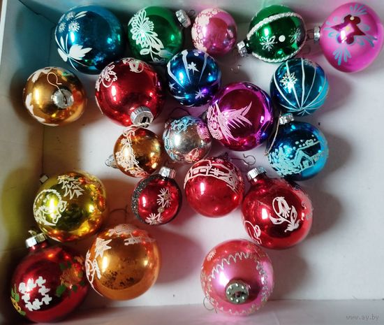 Шары ГДР ручная роспись с рубля!