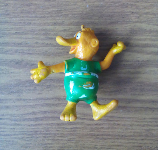 Фигурка "Drollinge" - утёнок Knibbel #3 (Knuddel #1, Knax #2, duck утка). Талисман маскот (mascot) немецкой ТВ программы "1, 2 oder 3". Schleich S (Шляйх) W.Germany Западная Германия ZDF 1 Althofer 84