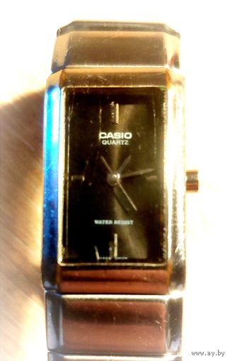 Часы молодежные современные "Casio". Только заменить батарейку.