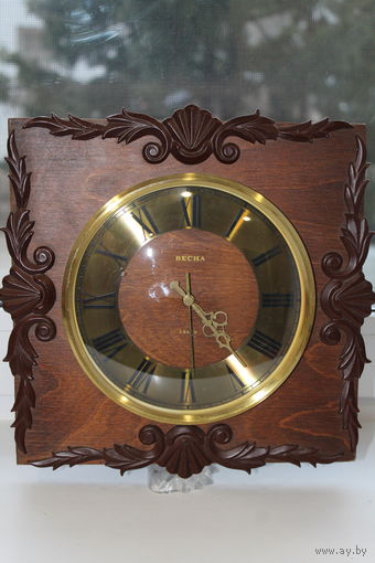 Шикарные настенные часы "ВЕСНА" (СЧК-5) с красивой отделкой и роскошном деревянном корпусе в небольшую дороботку