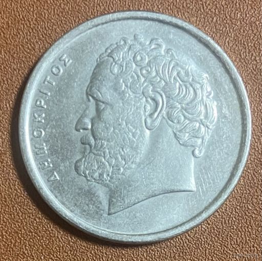 Монета. Греция. 10 драхм 1990 год. С рубля без МЦ.