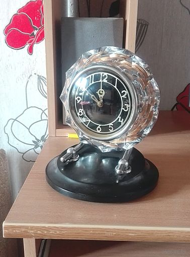 Часы Маяк в хрустале. СССР.