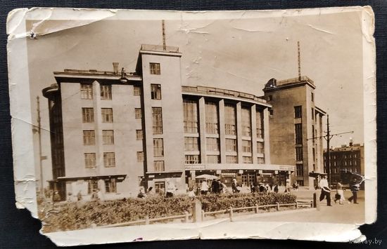 Ленинград. Дворец искусств Ленинградской области (ДК Горького). 1930-е Подписана.