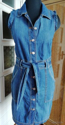 Джинсовое платье, красивое, размер44-46. Джинс хорошей текстуры.
