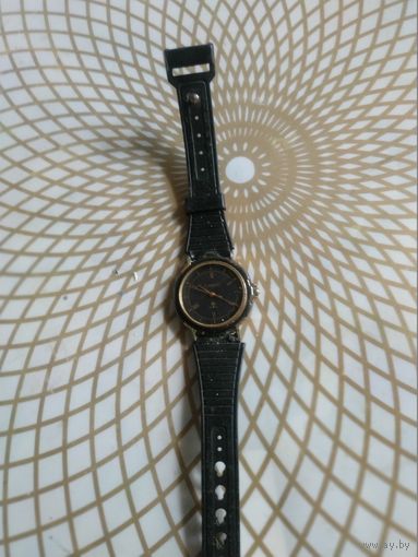 Часы наручные с ремешком.  В коллекцию,ремонт,на запчасти.Состояние на скане.