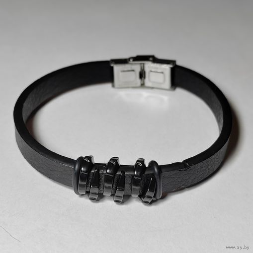 Браслет кожаный со стальной подвеской