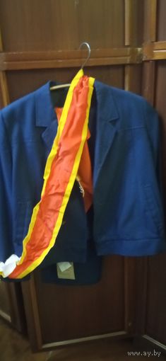 РЕДКОСТЬ ШКОЛЬНАЯ ФОРМА СССР НА МАЛЬЧИКА СМ ОПИСАНИЕ .  ОРИГИНАЛ  Распродажа Коллекции !!! .Экспресс  Аукцион  не с рубля без МПЦ и прочего 3 ДНЯ  .Много лотов в продаже .