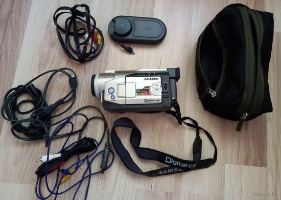 Видеокамера Samsung VP-D81.Рабочая