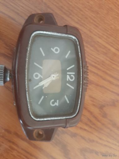 Часы автомобильные