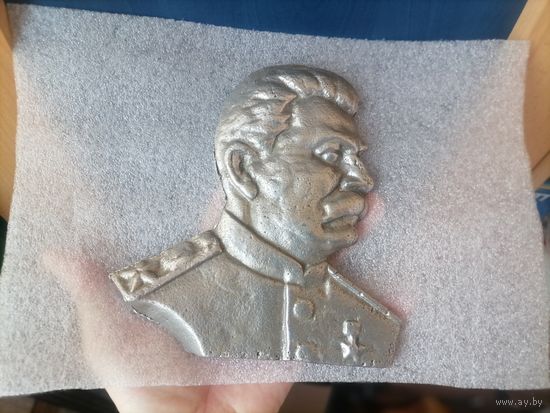 Барельеф Сталина,
