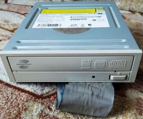 Дисковод DVD