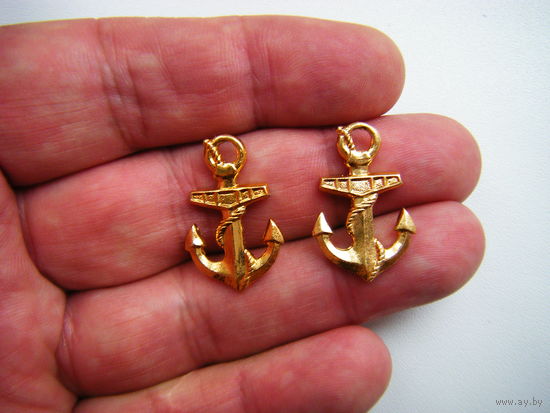 Якорьки на ленты безкозырки.