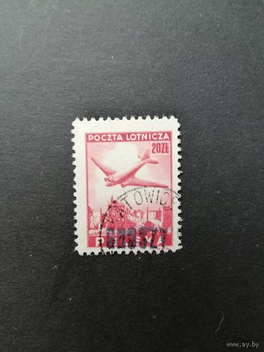 Польша 1950 Марка из серии с надпечаткой "GROSZY" 1946 года Mi.431 "Авиапочта: самолет над Варшавой" (гашение без клея) Mi.565 каталог 8.00 евро