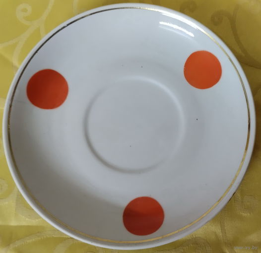 Блюдце эпохи СССР. Довбышевский фарфоровый завод (Довбыш), 1970-е гг