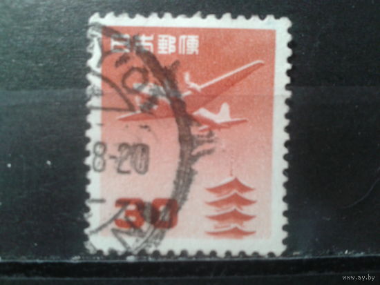 Япония, 1952. Самолет над пагодой