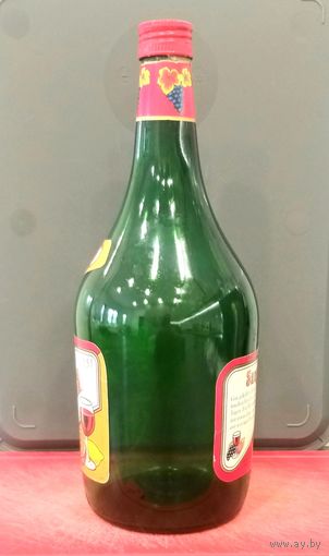 Бутылка от напитка SANGRIA * Сангрия * Германия * объём 1.5 литра * высота 30 см * диаметр 10.5 см