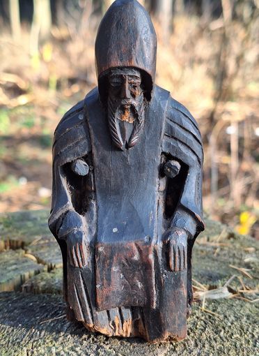 Фигурка Нила Столобенского, дерево, резьба, 13 см. 19 век.