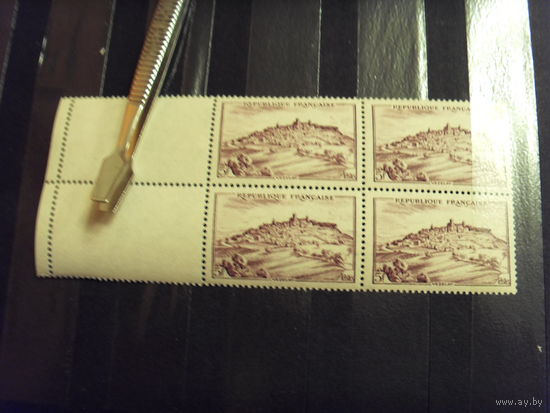 1946 Франция квартблок с 2 дополнительными купонами архитектура MNH**(3-13)