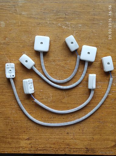 Контактные коробки соединенные проводом в оплётке 20 и 40см, 4 штуки