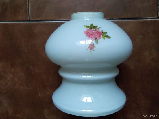 Плафон винтажный, высота 15,5см, ширина 15см, отверстие под патрон 5 см