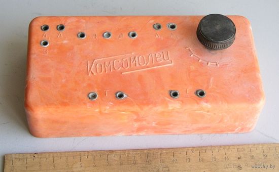 Радиоприемник детекторный КОМСОМОЛЕЦ вид 2 цветной корпус