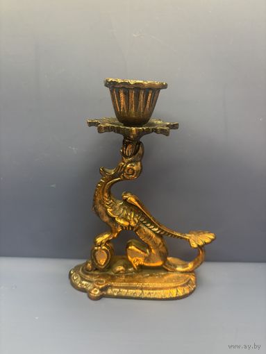 Металлический подсвечник грифон на одну свечу