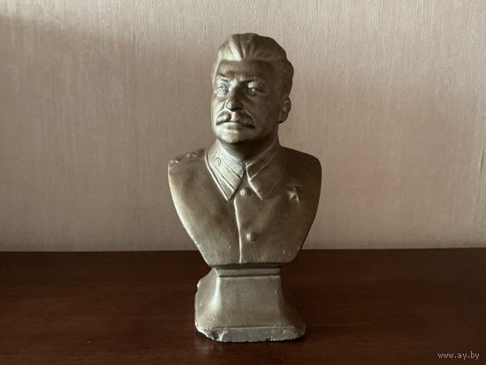 Бюст Сталина (гипс).