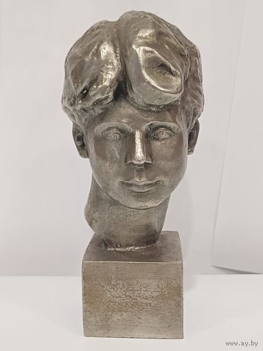 Все лоты с 1р.Редкий Есенин силумин