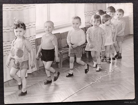 Фото детей в детском саду.8х11 см. 9х12 см.