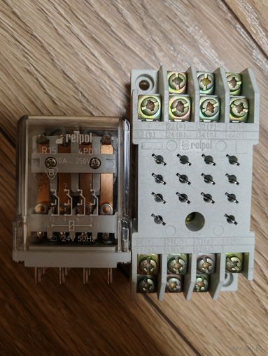 Реле Relpol R15-2014-23-3024 с цоколем GZ-14U, 4PDT контакты, Uобмотки 24V AC, 10A/250В AC