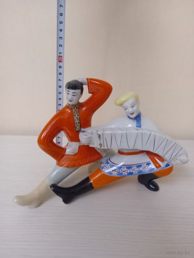 Статуэтка фарфоровая,  Пляскны, СССР