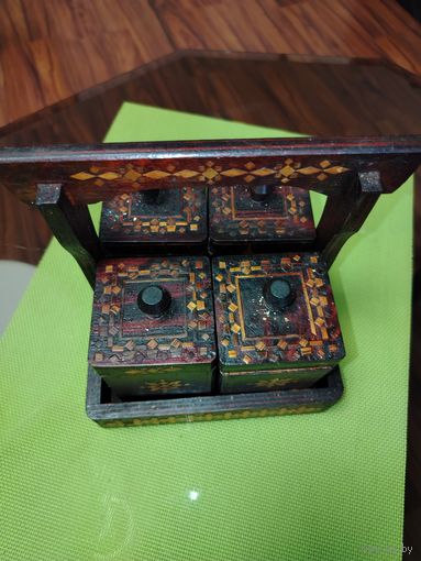 Набор для специй из дерева из СССР.