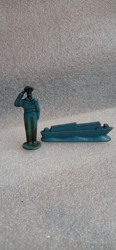 ОЛОВЯННЫЙ СОЛДАТИК СССР  МОРЯК и КАТЕР   .  Распродажа Коллекции !!! . Экспресс  Аукцион  не с рубля без МПЦ и прочего 3 ДНЯ  .Много лотов в продаже .