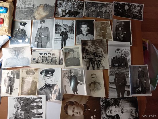 Фотографии из СССР  , Военные в мирное время .  С рубля .
