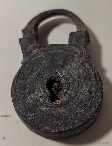 Замочек старинный