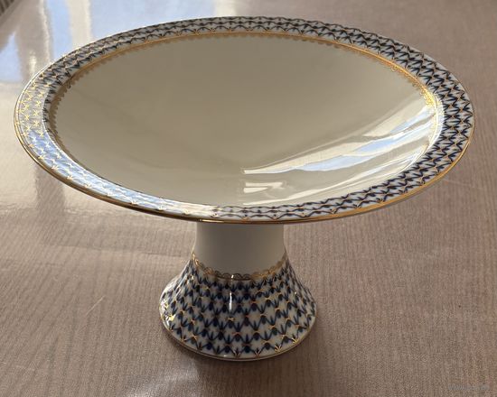 Конфетница . Кобальтовая сетка , фарфор , золочение . ЛФЗ