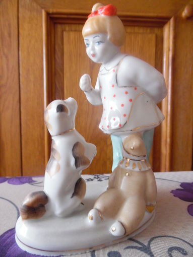 А НУ-КА ОТНИМИ.ДЕВОЧКА С СОБАЧКОЙ.15.5 СМ.