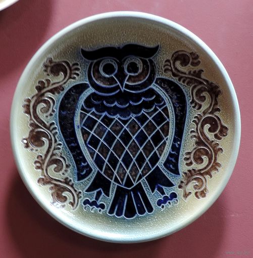 Настенная фарфоровая тарелка "Сова" 70- годы Германия. Диаметр 25.5 см.