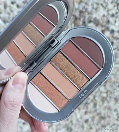 Палетка теней R.E.M. Beauty Midnight Shadows Eyeshadow palette в оттенке Babydoll