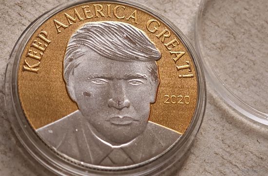 Трамп  Настольная медаль
