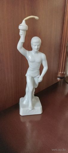 Олимпиец с факелом