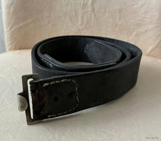 Все лоты с рубля.Ремень старый 2-я мировая? h-90 см.