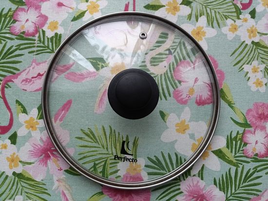 Крышка стеклянная для сковород, кастрюль, диаметр 22 см.