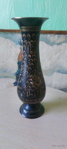 Ваза латунная. Индия.