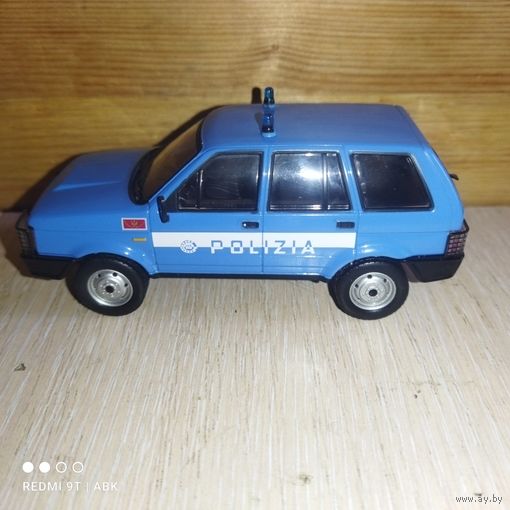Модель полицейского автомобиля.1:43.